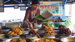 Namun, jika seseorang kekurangan kalori, maka tubuh akan merasa lemas, tidak berenergi, dan dapat memperburuk suasana hati.,kalori makanan,kalori,daftar kalori makanan,ragam,jabar,yogyakarta Tips Diet Untuk Anak Kost Meski Tetap Makan Di Warteg Seruji