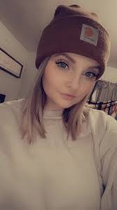 Kirsten Weldon's Instagram, Twitter & Facebook