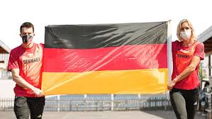 Laura ludwig and kira walkenhorst of germany win gold, agatha bednarczuk and barbara seixas de freitas of brazil win silver, and kerri walsh jennings and april ross of the united states win. Fahnentrager Bei Olympia 2021 Laura Ludwig Und Patrick Hausding Zwei Stars Zeigen Flagge Sport Stuttgarter Nachrichten