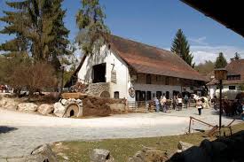 Lochmühle has two of these heege butterfly roller coasters set parallel to each other and with the entrances facing each other. Erlebnispark Lochmuhle Ausflugsziele Lokalmatador