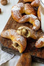 Nusskipferl Nusskipferl Aus Germteig Sweets Lifestyle Rezept Rezepte Rezeptideen Rezepte Mit Hefeteig