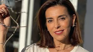 Catarina Furtado regressa ao palco dos Globos de Ouro para homenagem a Sara  Tavares: "Tenho saudades"