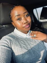 Leanne Pomeroy's Instagram, Twitter & Facebook