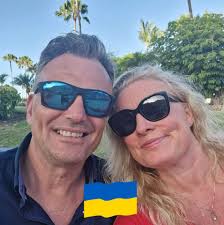 VJ or Regency boards for a beach shack? Walls and ceiling. (Not my photos)