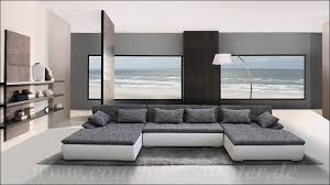 Eine sofa in u form mit ausreichend sitzflächen ist das ideale sofa, um mit familie und freunden gemeinsam die füße hochzulegen und zu entspannen. Wohnlandschaft U Form Gunstig