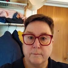 手に足があるAna de Armasのように見えるという事実は、明らかに十分ではなかったようです。