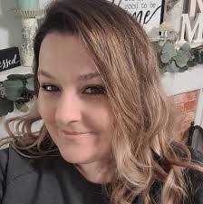 Shelly Kern's Instagram, Twitter & Facebook