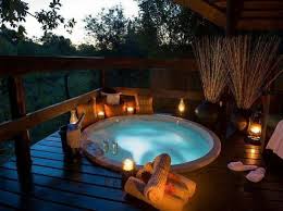 Belle Chambre Avec Jacuzzi Privatif 40 Idees Romantiques Archzine Fr Hotel Et Spa Jacuzzi Chambre Jacuzzi Privatif