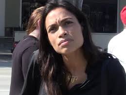 Rosario dawson‏подлинная учетная запись @rosariodawson 31 авг. Rosario Dawson And Parents Sued By Transgender Man Claiming Assault