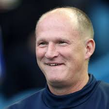 Sunderland boss Simon Grayson reveals surprising mutual love affair with  his former club Leeds