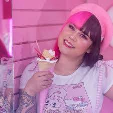 Jenny Cherry's Instagram, Twitter & Facebook