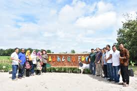 Kendati kebun binatang di perbaungan yang berada di kawasan perkebunan sawit ini terus dipercantik. Kunjungan Wisata Tani Ke Desa Melati Ii Kecamatan Perbaungan Media Center