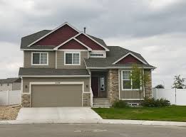 This Home In Greeley Was Roofed In Weathered Wood From The Gaf Timberline Hd Line Of Shingles Wood Shingles Roofing Contractors Weathered Wood