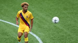 Konrad de la fuente (16 temmuz 2001 doğumlu), i̇spanyol takımı fc barcelona b'nin kanat oyuncusu olarak oynayan amerikalı bir profesyonel futbolcudur. Barcelonas Us Youngster Konrad De La Fuente Signs Contract Extension Until 2022