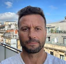 Ryan Davidson's Instagram, Twitter & Facebook