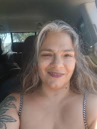 Happy Monday evening, everyone! How's your day been so far? I hope it's  been filled with kindness, little victories, and maybe even a smile or two.  💚 Drop a comment and share