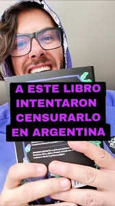 Sígueme aquí @ceruleansergio para que te pueda contar sobre todas esas  personas con una energía muy bella que conocí en la FILbo, como  @kaalashnicov . . La propuesta de Nikol, de poesía