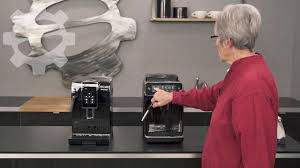 With 4 coffee options, strength selector and a milk frother, every coffee connoisseur is guaranteed to be satisfied. Philips 3200 Vs Delonghi Dinamica Crew Comparison Youtube