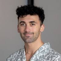 Alex Oswald's Instagram, Twitter & Facebook