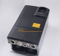 ONE Used Siemens 440 inverter 6SE6440-2AD32-2DA1 22KW 380V