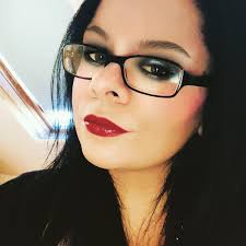 Plaque-Psoriasis ist eine chronische Autoimmunerkrankung. Es erscheint auf  der Haut in Form von Flecken mit dicker, roter, schuppiger Haut. Es kann  ein sehr juckender und manchmal schmerzhafter Zustand sein. Die am  häufigsten