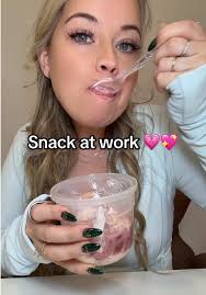 THIS WAS INSANLY GOOD 😱😭 2 patties, 2 slices cheese, white onions sa...