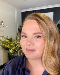 Madeline Lane's Instagram, Twitter & Facebook