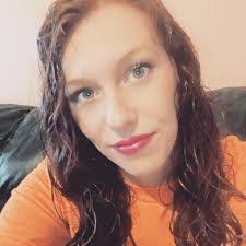 Kari Engle's Instagram, Twitter & Facebook