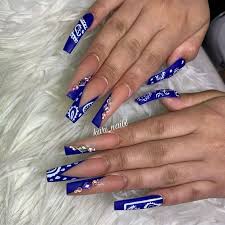 Looking for blue nails ideas? Stunning Dark Blue Nails To Rock This Fall Kaynuli