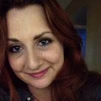 Leigh Hoskins's Instagram, Twitter & Facebook