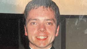 Anhwylderau bwyta: 'Mae 'na help ar gael'