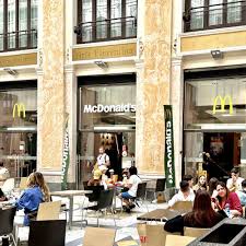 Luisa spagnoli napoli chiaia