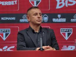 Coletiva de Apresentação: Rafinha é o Novo Gerente Esportivo do São Paulo