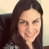 2 perfiles de «Angie Corrales»