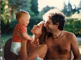 Ambas piezas pertenecen a la colección de joyas de la reina. Benito Cerati En Contra De La Biografia No Oficial De Su Padre Lifestyle De Americaeconomia Artes Diseno Estilo Motores Ocio Placeres Salud Viajes Aire Libre Lifestyle De Americaeconomia