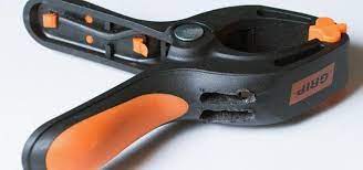 This is a very cheap, secure and easy mount to create that looks great and only costs around £5. How To Make A Super Simple Smartphone Mount For Your Bike Or Motorcycle Using Plastic Clamps Bicycle Wonderhowto