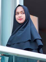 Agak aneh memang, mendadak ada beberapa huruf yang ikut memanjangkan nama, tapi bagaimanapun itulah hasil dari perjuanganku 4, 5 tahun kemarin. Punya Masalah Ria Ricis Dinasihati Oki Setiana Dewi Showbiz Liputan6 Com