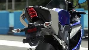 During the transition, the company also revised the feature list on the motorcycle. Yamaha R15 V3 Sudah Masuk Malaysia