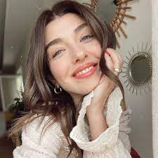 Uzak şehrin masalı dizisinde umay rolünde. Aslihan Guner Aslihangunerrr Twitter