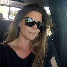 Lindsay Willett's Instagram, Twitter & Facebook