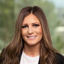 Anne Mccabe's Instagram, Twitter & Facebook