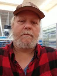 Alternative laundry methods using wringer washers and homemade solutions