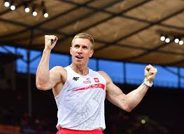 Jun 30, 2021 · thiago terminou empatado com o polonês piotr lisek, que ficou com o terceiro lugar após o desempate. Piotr Lisek Gdy Mam Skakac To Ide Na Trening Bardziej Usmiechniety Sport W Interia Pl