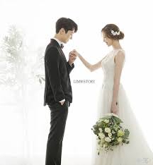 Mirror And Window Studio In Korea Wedding Photography Sample Korea Wedding Photography L Korean Wedding Photography Wedding Photoshoot Wedding Photo Studio
