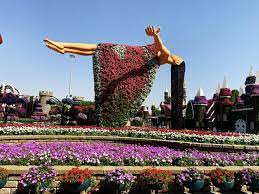 Where is miracle garden in dubai located. 36 Hours In Dubai Record Setting Skyscrapers A Miracle Garden And The Heat Of A City On Fire