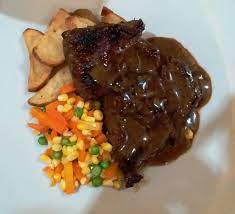 Rib eye steak on the grill is the pinnacle of outdoor cooking. Joni Steak Cita Rasa Bintang Lima Dengan Harga Kaki Lima Febe Shinta