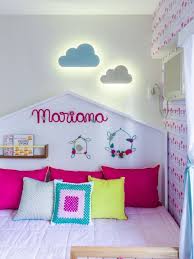 Cama Para Criança De 4 Anos Quarto Rosa De Menina Com Cabeceira Casinha Em Versao Original Decorar Quartos De Meninas Cabeceira Cabeceira Infantil