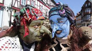 Interessant und teilweise immer noch so ausgeführt ist der brauch des maistrichs. Walpurgisnacht Am Freitagabend Was Wird Eigentlich Gefeiert Stern De
