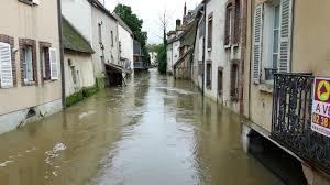 Montargis La Ville Est Sous L Eau Sud Radio