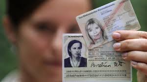 Sfoglia 50 personalausweis fotografie stock e immagini disponibili, o avvia una nuova ricerca per. Das Kann Der Digitale Personalausweis